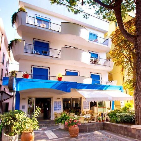Hotel Adria B&B - Colazione Fino Alle 12 Misano Adriatico Extérieur photo