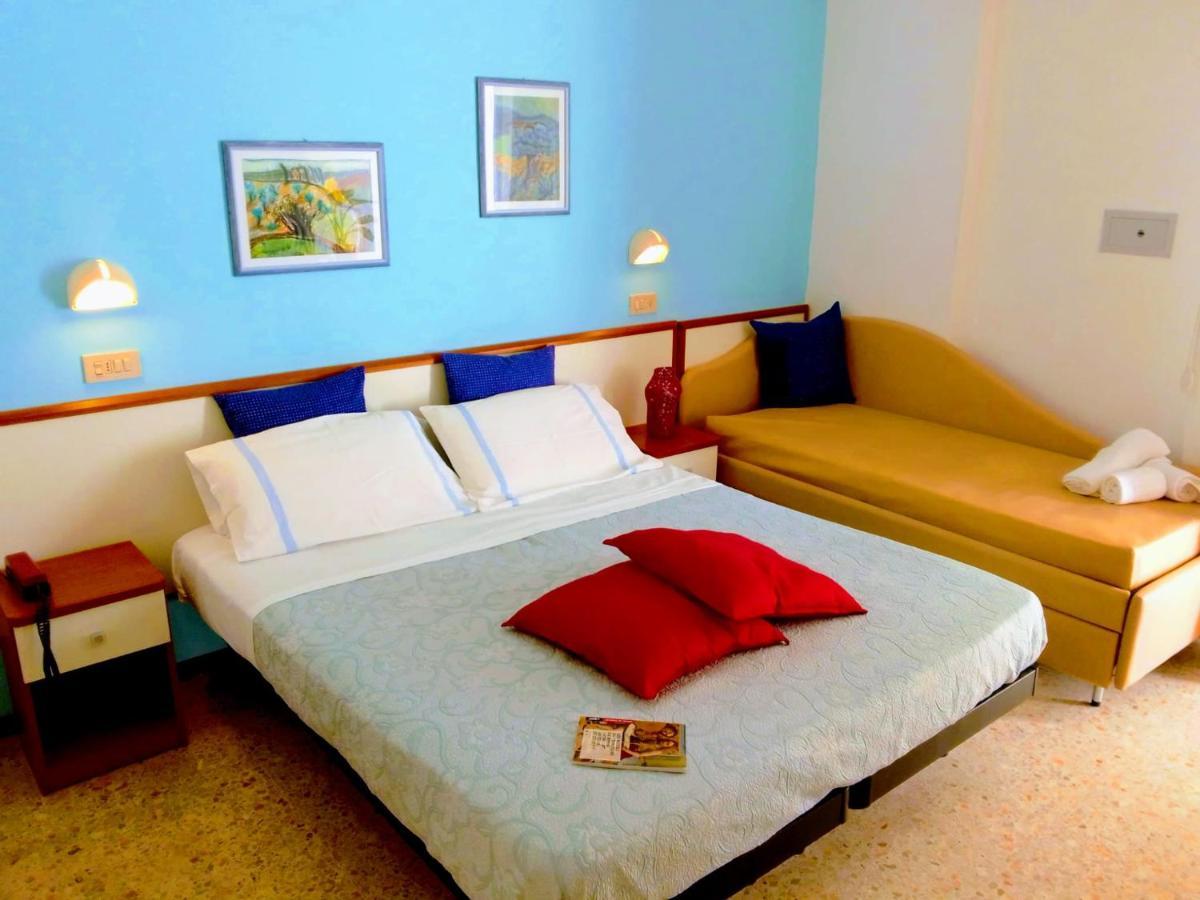 Hotel Adria B&B - Colazione Fino Alle 12 Misano Adriatico Extérieur photo