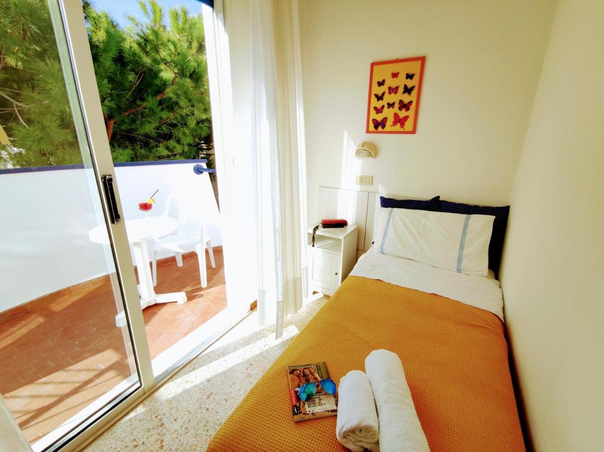Hotel Adria B&B - Colazione Fino Alle 12 Misano Adriatico Extérieur photo