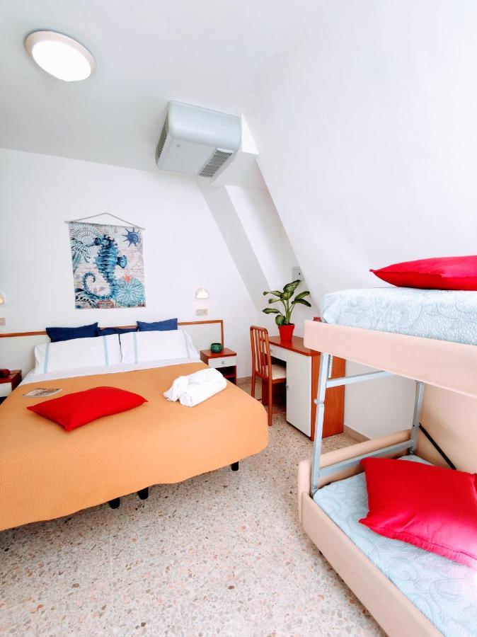 Hotel Adria B&B - Colazione Fino Alle 12 Misano Adriatico Extérieur photo