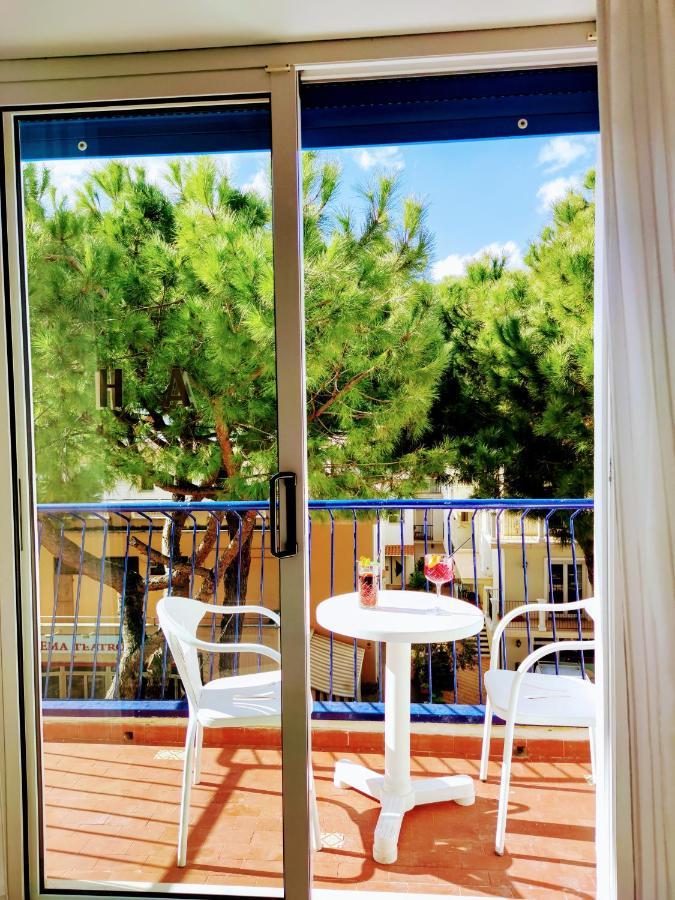 Hotel Adria B&B - Colazione Fino Alle 12 Misano Adriatico Extérieur photo