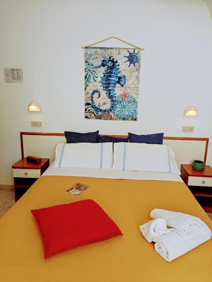 Hotel Adria B&B - Colazione Fino Alle 12 Misano Adriatico Extérieur photo