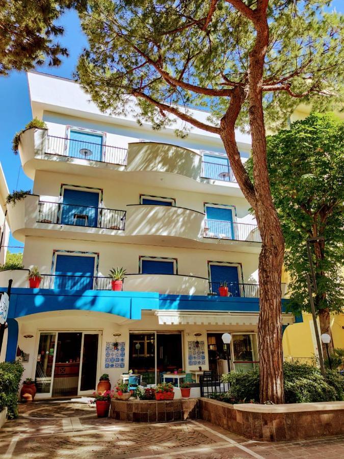 Hotel Adria B&B - Colazione Fino Alle 12 Misano Adriatico Extérieur photo