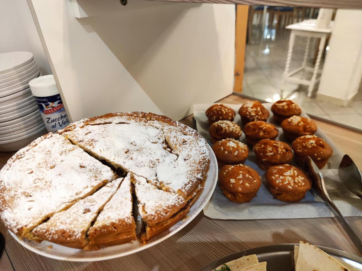 Hotel Adria B&B - Colazione Fino Alle 12 Misano Adriatico Extérieur photo