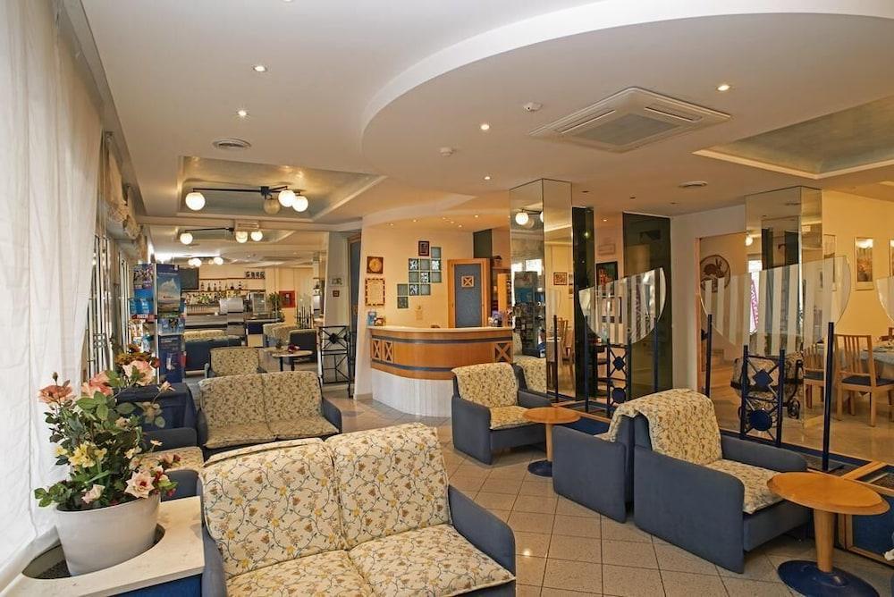 Hotel Adria B&B - Colazione Fino Alle 12 Misano Adriatico Extérieur photo