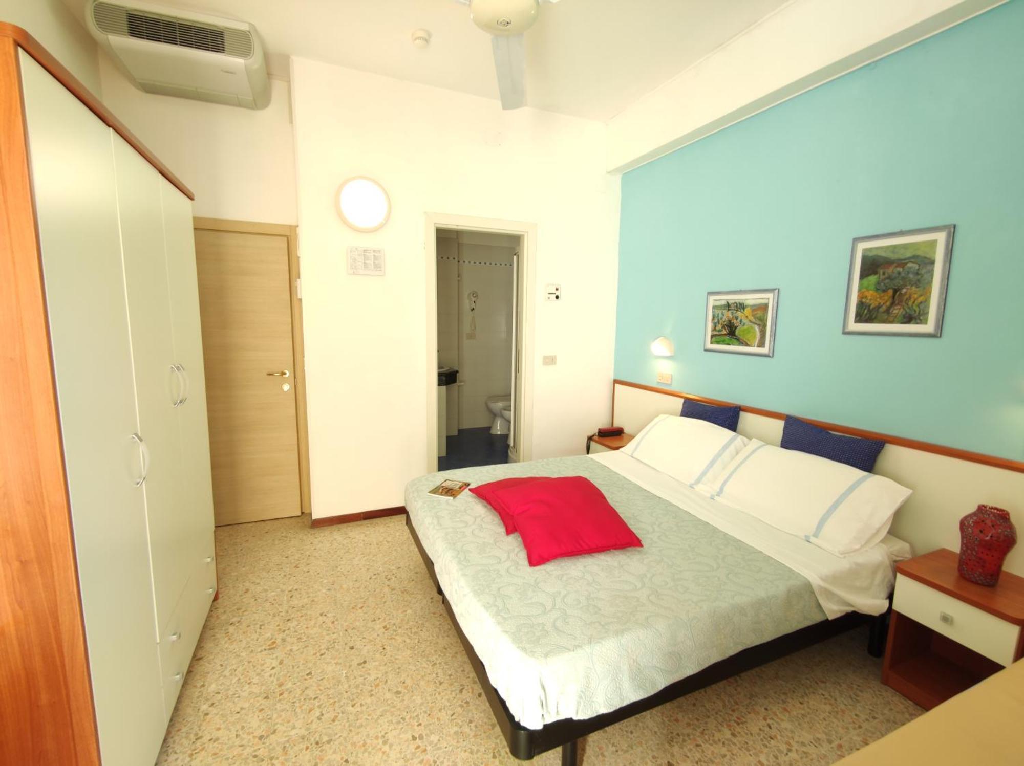 Hotel Adria B&B - Colazione Fino Alle 12 Misano Adriatico Chambre photo
