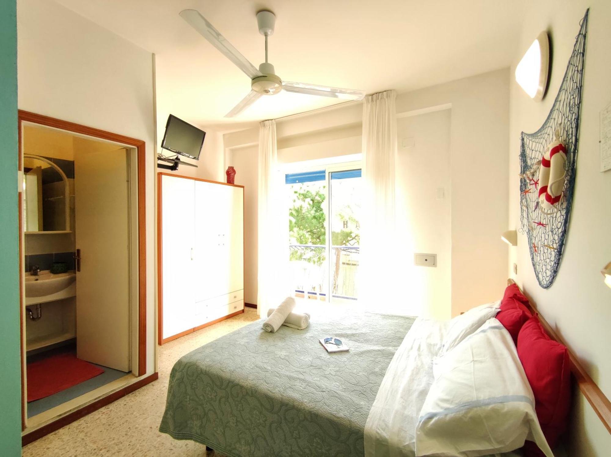 Hotel Adria B&B - Colazione Fino Alle 12 Misano Adriatico Chambre photo