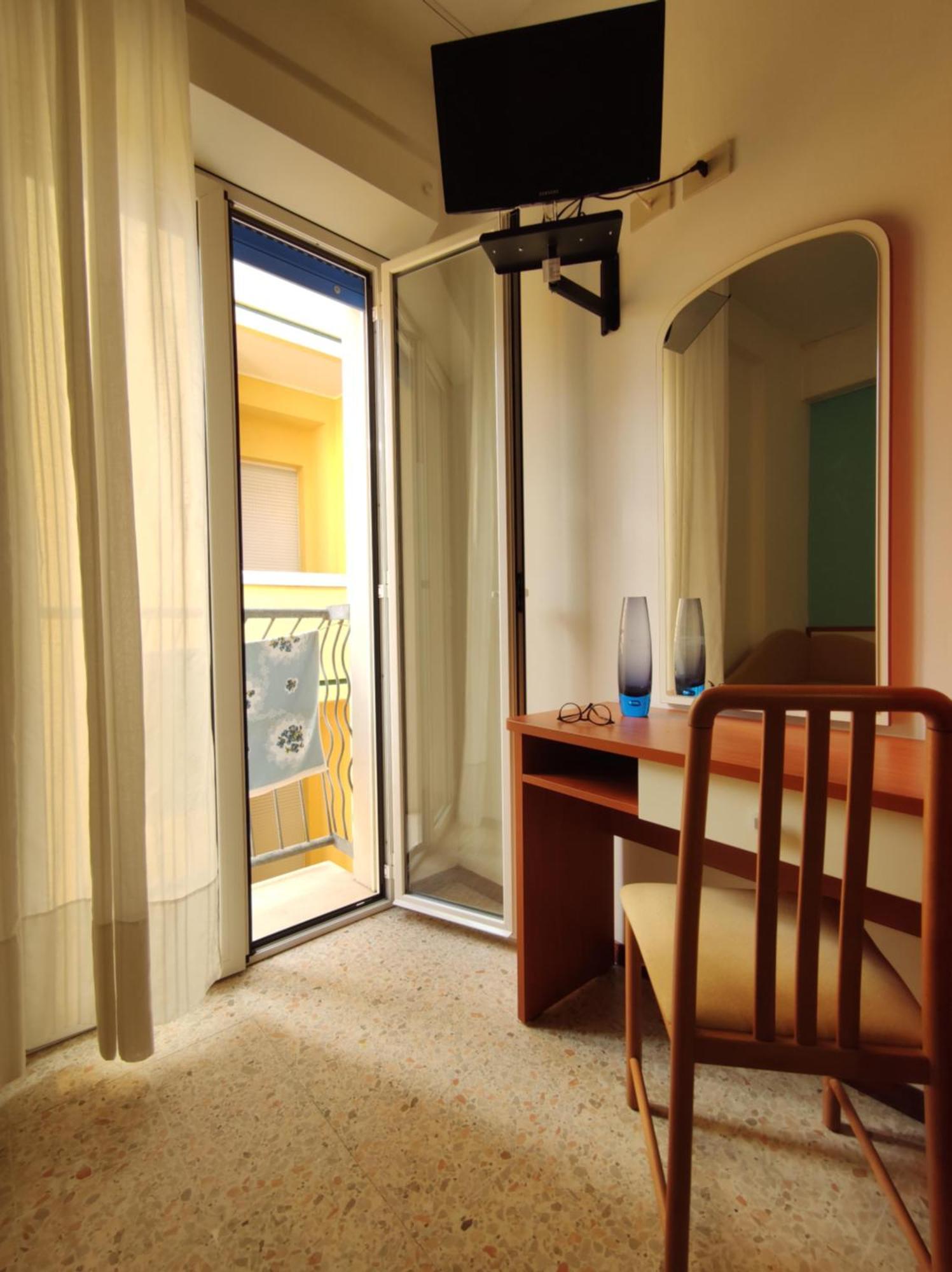 Hotel Adria B&B - Colazione Fino Alle 12 Misano Adriatico Chambre photo
